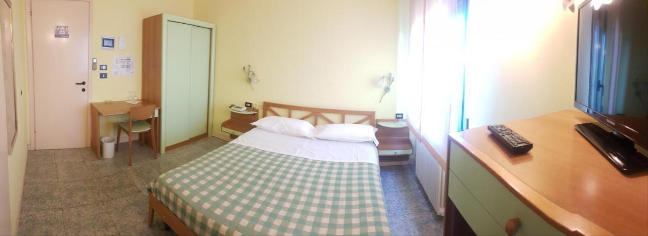 Hotel la candela Imola Exterior foto